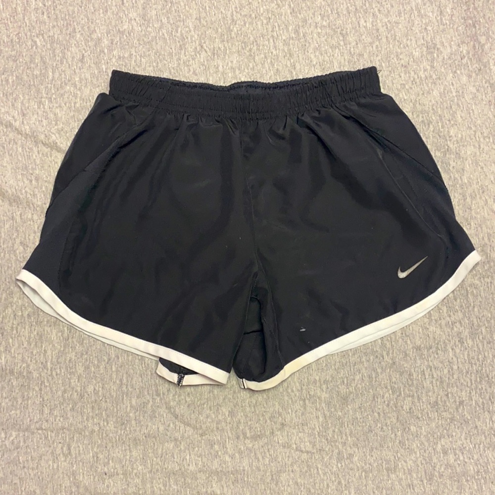 Black nike shorts